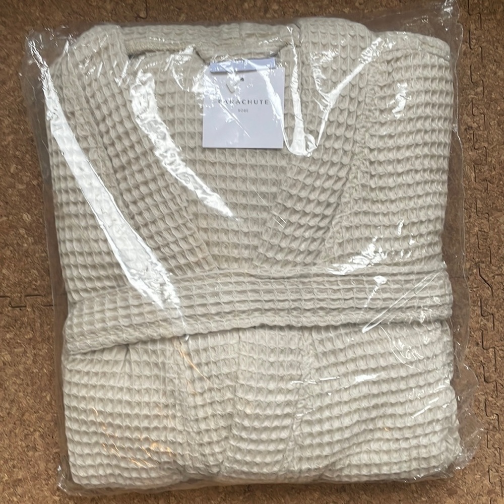 Parachute waffle robe, NWT IN TAN, size large.